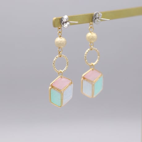 キューブ風3色＊美濃和紙のイヤリング/ピアス＊パステルカラー