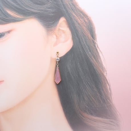 キラッと輝く変形ひし形＊美濃和紙のイヤリング/ピアス＊ピンク