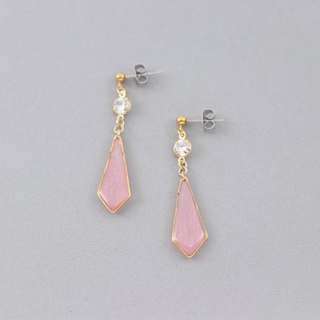キラッと輝く変形ひし形＊美濃和紙のイヤリング/ピアス＊ピンク