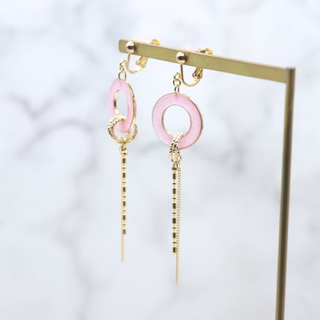 リースとチェーン【美濃和紙のイヤリング/ピアス】ピンク
