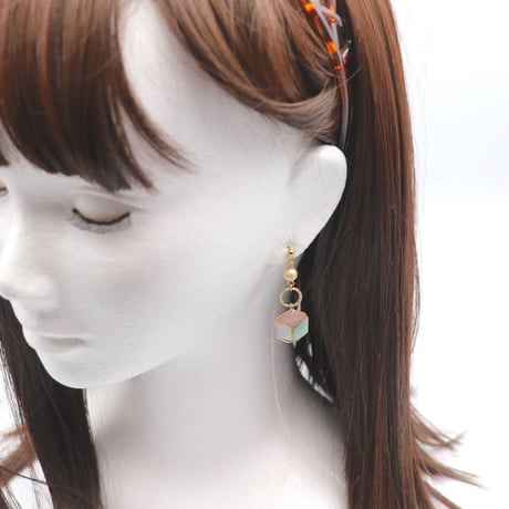 キューブ風3色＊美濃和紙のイヤリング/ピアス＊パステルカラー