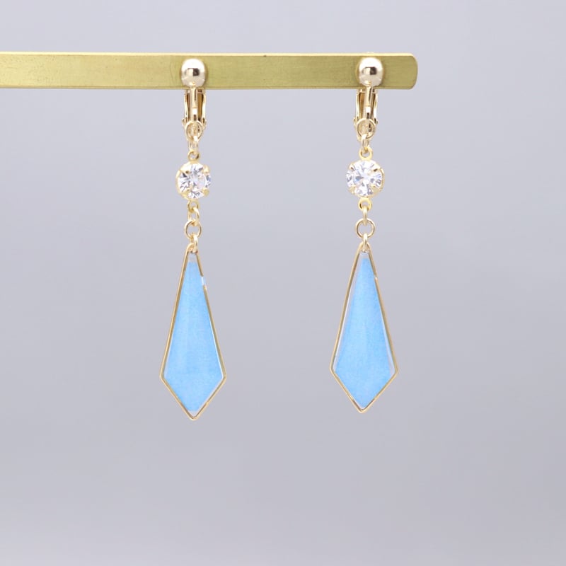 キラッと輝く変形ひし形＊美濃和紙のイヤリング/ピアス＊水色