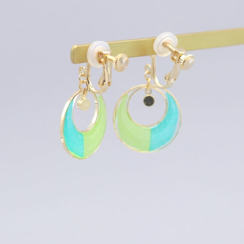 クリスタル揺れる丸【和紙のイヤリング/ピアス】緑×黄緑 | マッチュルーム