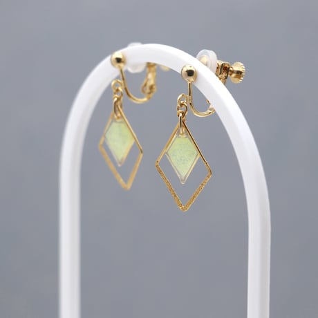ひし形フープ｜美濃和紙のイヤリング・ピアス｜上品な和モダンスタイル｜黄色