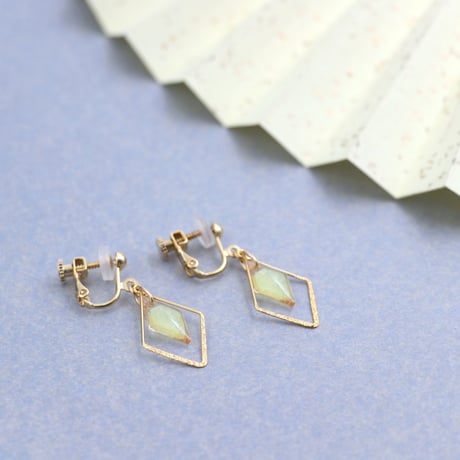 ひし形フープ｜美濃和紙のイヤリング・ピアス｜上品な和モダンスタイル｜黄色