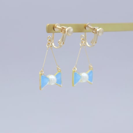 小さなリボン＊美濃和紙のイヤリング/ピアス＊水色