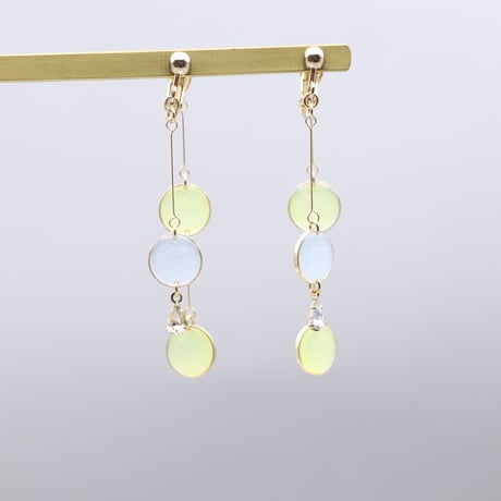 前後で揺れる水玉＊美濃和紙のイヤリング/ピアス＊ブルーグレー×黄色