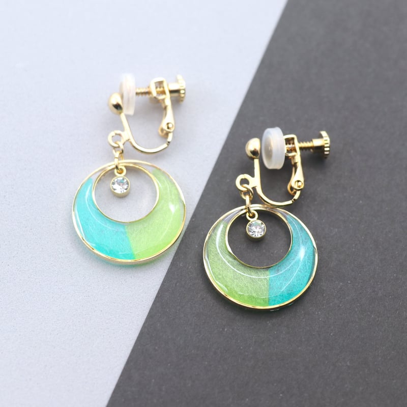 クリスタル揺れる丸【和紙のイヤリング/ピアス】緑×黄緑 | マッチュルーム