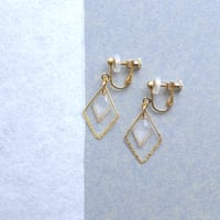 ひし形フープ｜美濃和紙のイヤリング・ピアス｜上品な和モダンスタイル｜白