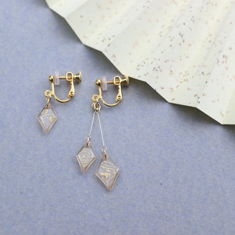 ひし形アシメ【美濃和紙のイヤリング/ピアス】金-蔦