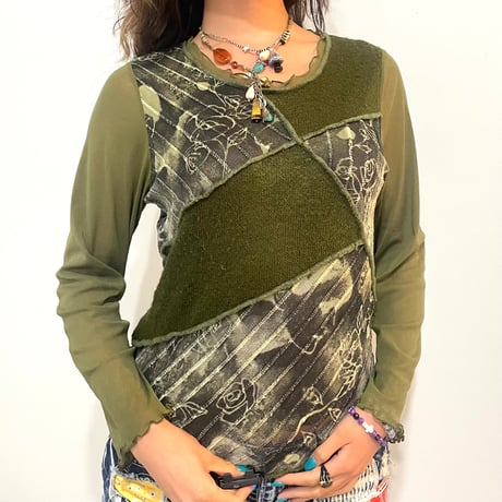 トップス Pompom トップス P.A.M. P is for pam pam: Presenting a Bold Take on