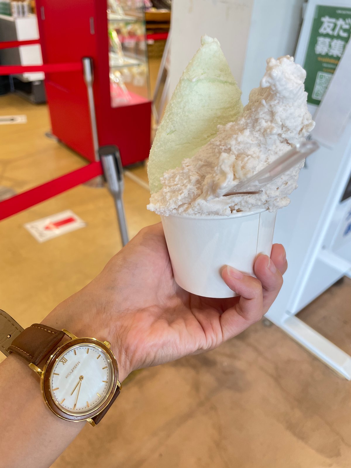 よってけポポラ」のジェラート🍧食べました！ | 木製腕時計ブランド
