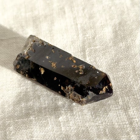ちゅるちゅる黒系レムリアン水晶 (3)
