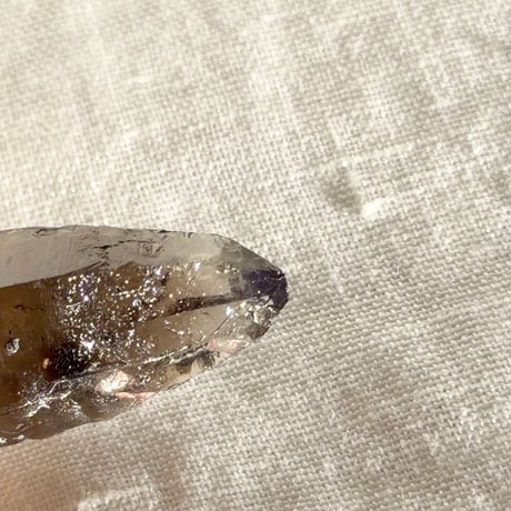 ちゅるちゅる黒系レムリアン水晶 (4)