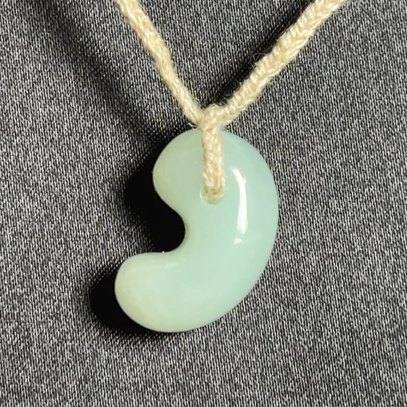 糸魚川翡翠◎神結勾玉ペンダント (4) | LAMYURIA