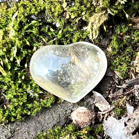 かわいい！ハート型シトリンクラスター原石フラワー付き