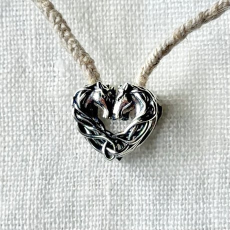 【プレミアム】ツイン馬ハート◎神結銀ペンダント