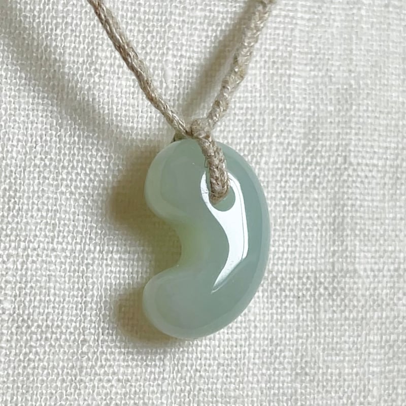 美品　レインボー 翡翠勾玉　　　　　　ペンダント ☆10,800円☆ 糸魚川翡翠◎神結勾玉ペンダント (4) | LAMYURIA