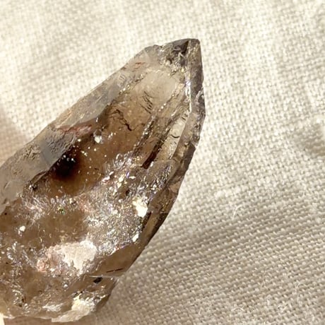ちゅるちゅる黒系レムリアン水晶 (4)