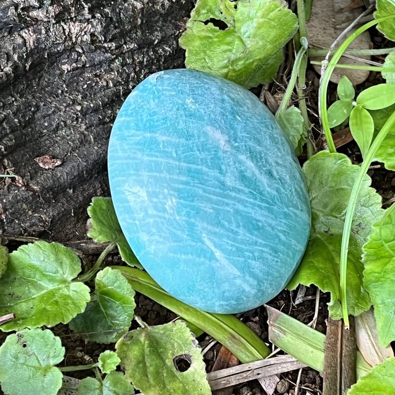 ★特選NEW★希望の石♢ホープストーン【希少☆ネオンアマゾナイトさざれ】❤️ 穴あきアマゾナイト[61] 41x23mm 天然石 ／ ルース ／カボション