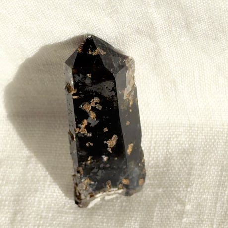 ちゅるちゅる黒系レムリアン水晶 (3)
