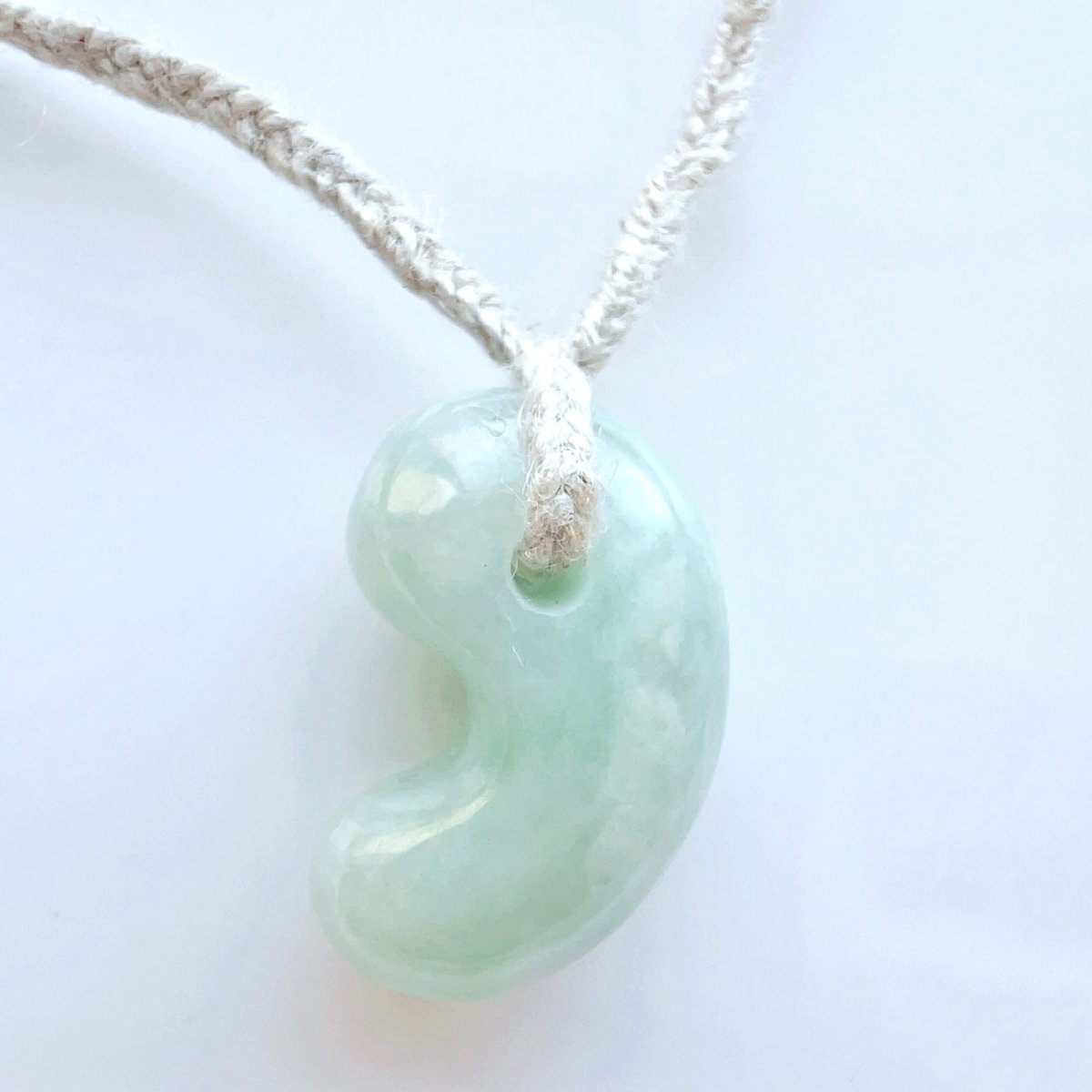 糸魚川翡翠◎神結勾玉ペンダント (1) | LAMYURIA