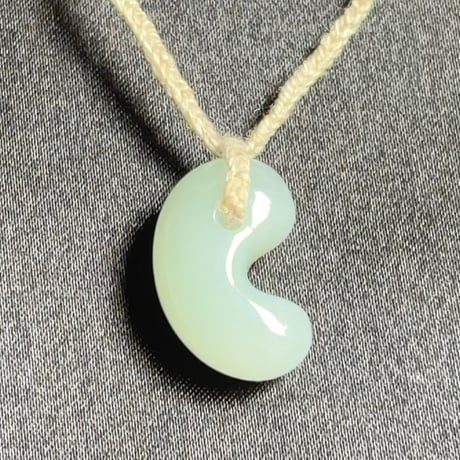 糸魚川翡翠◎神結勾玉ペンダント (4)
