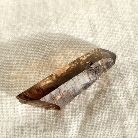 ちゅるちゅる黒系レムリアン水晶 (2)