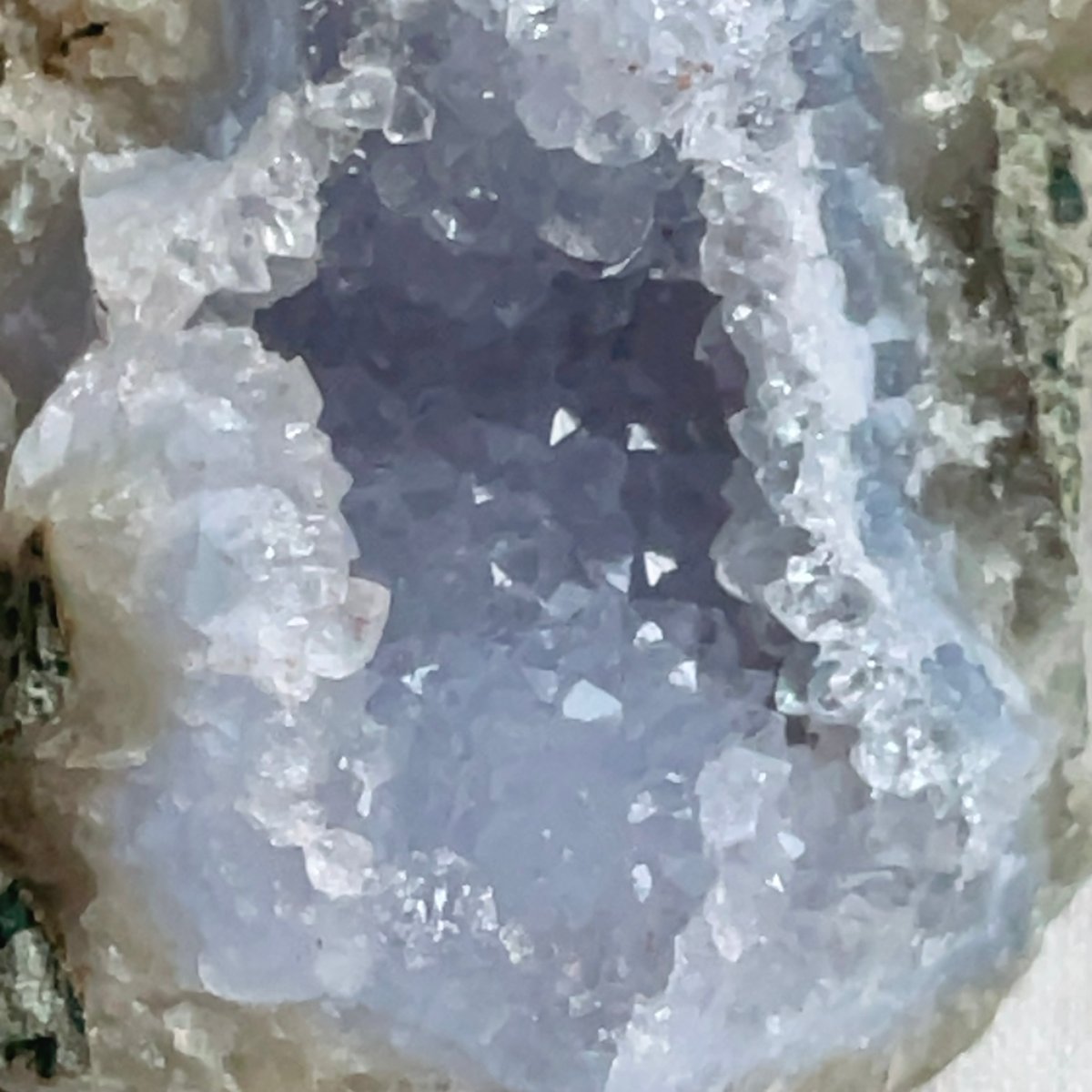 ブルーレースアゲート 蝶々（台座付き） ブルーレースアゲート 蝶々