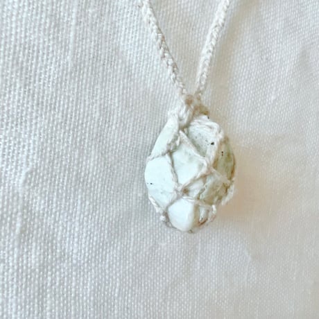 糸魚川翡翠⚪︎石包ペンダント (2)