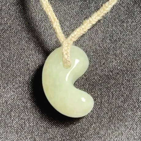 糸魚川翡翠◎神結勾玉ペンダント (5)
