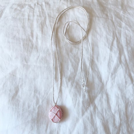 ピンクオパール⚪︎石包ペンダント ⑹