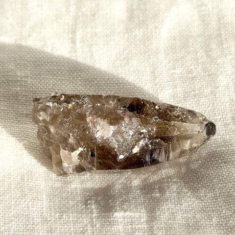 ちゅるちゅる黒系レムリアン水晶 (4)