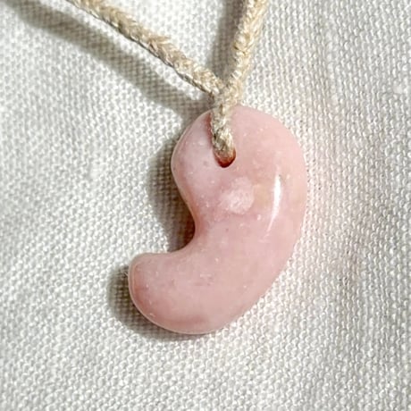 ピンクオパール◎神結勾玉ペンダント