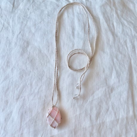 ピンクオパール⚪︎石包ペンダント ⑴