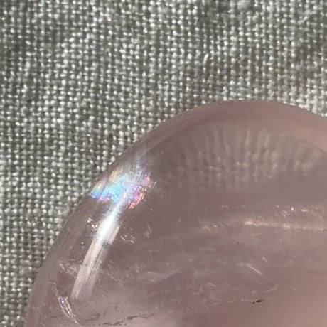 宝石質ローズクォーツ・パームストーン  (6) 虹