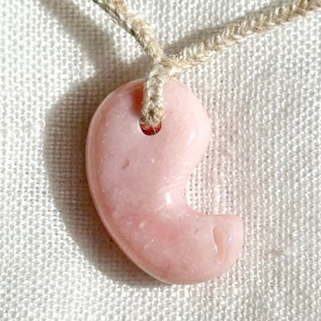 ピンクオパール◎神結勾玉ペンダント