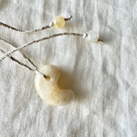 静岡水晶◎神結勾玉ペンダント ⑶
