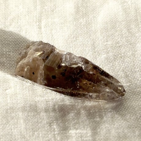 ちゅるちゅる黒系レムリアン水晶 (4)