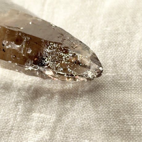 ちゅるちゅる黒系レムリアン水晶 (4)