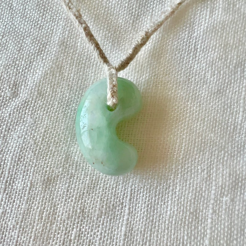 糸魚川翡翠◎神結勾玉ペンダント (3) | LAMYURIA