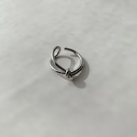 asymmetry knot ring
