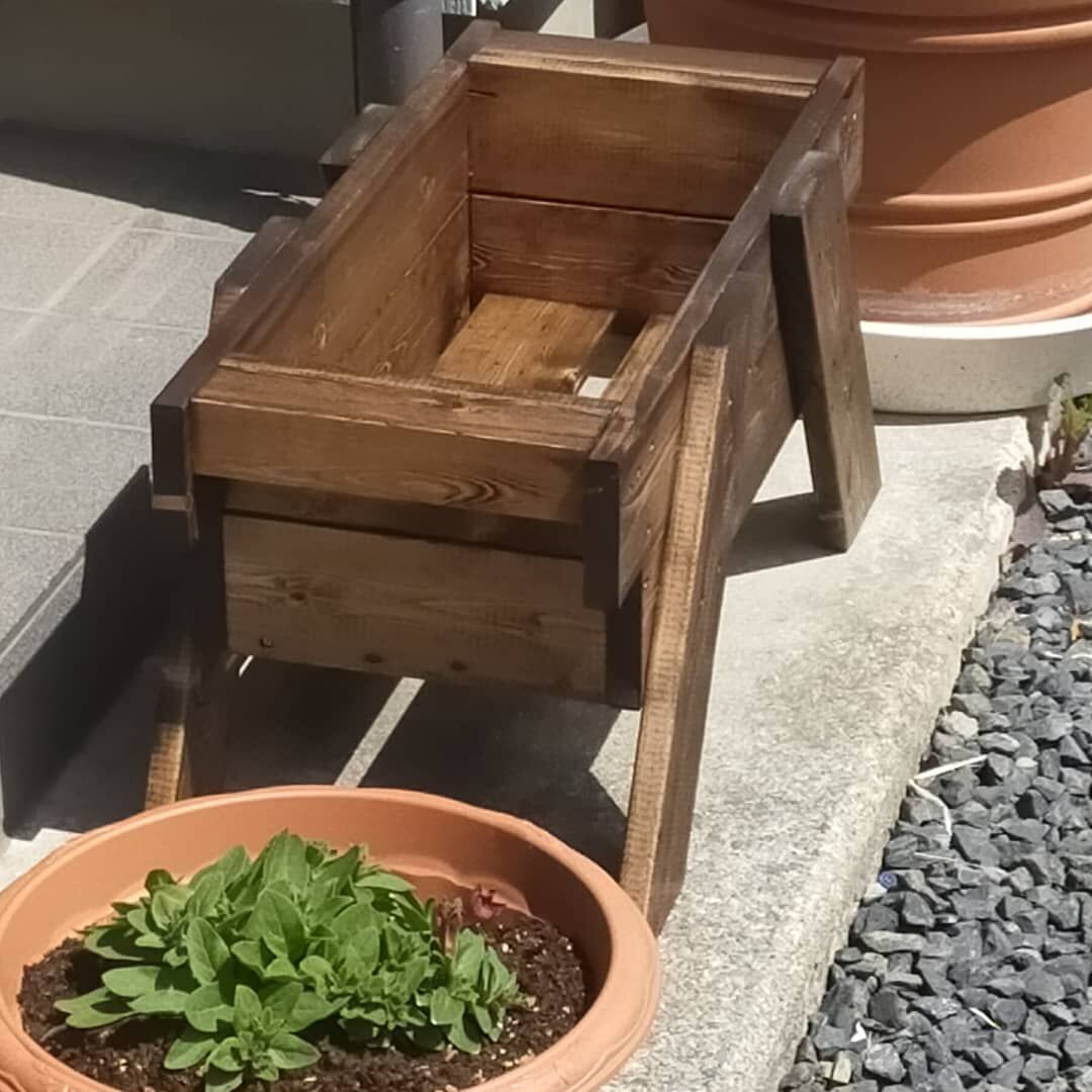 お洒落なガーデニングライフ応援 木製プランター オーダー対応させて