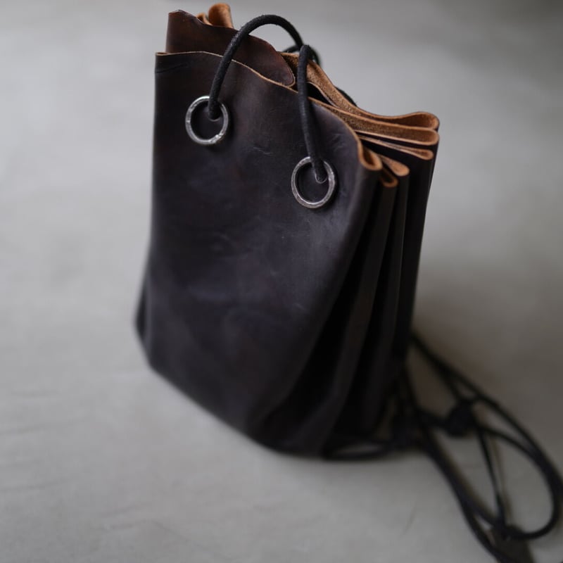 巾着バッグ レザーショルダーバッグ / tagliovivo(タリオ 巾着バッグ レザーショルダーバッグ / tagliovivo(タリオ