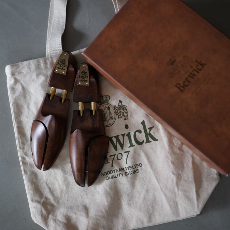 プレーントゥストレートチップレザーシューズ 4 1/2 / Berwick プレーントゥストレートチップレザーシューズ 4 1/2 / Berwick