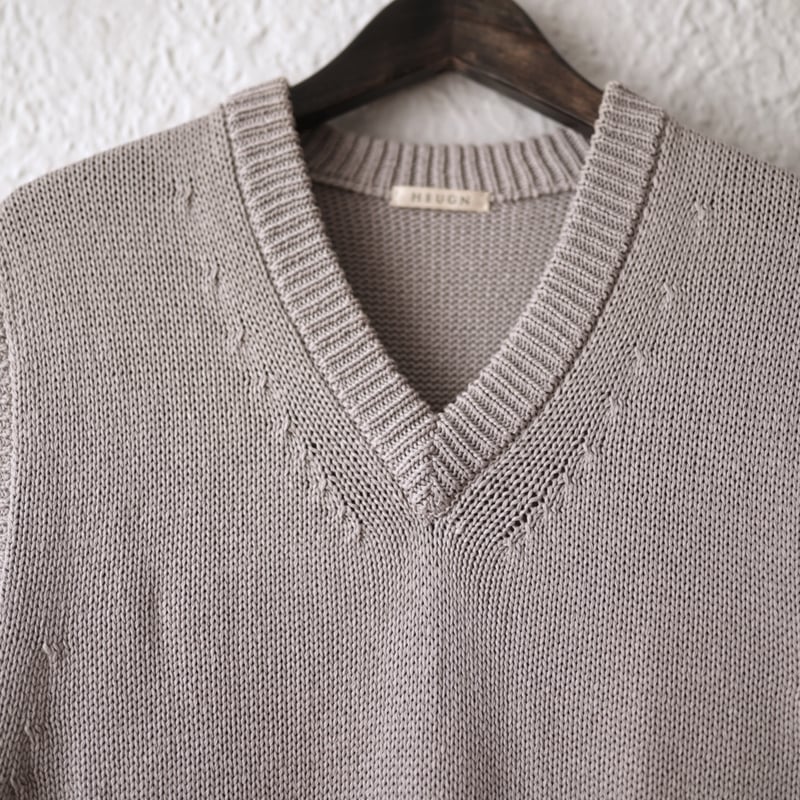 ローゲージコットンVネックニットベスト