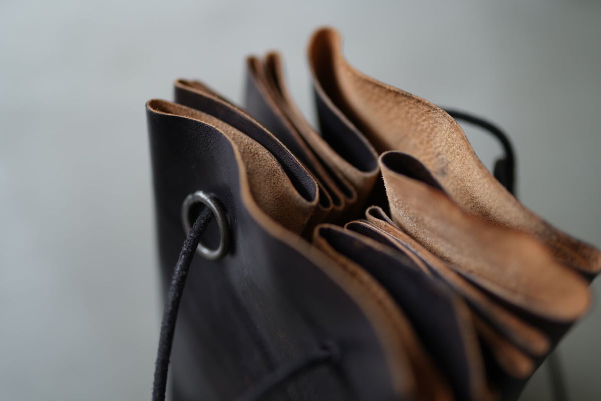 hues限定 tagliovivo ボディバッグ TAGLIOVIVO – HUES ONLINE hues限定 tagliovivo ボディバッグ