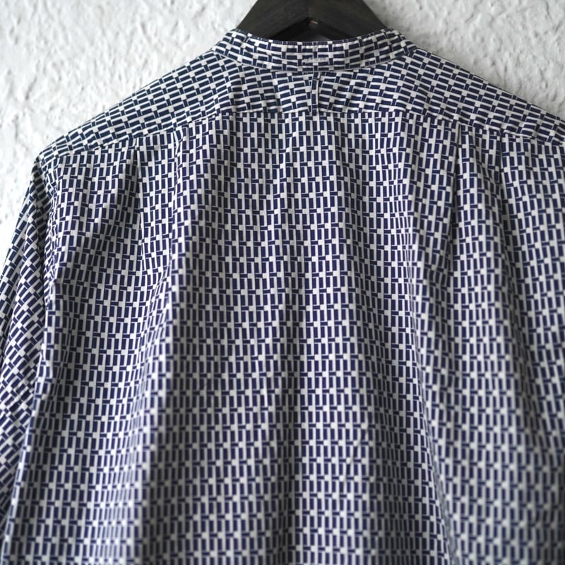 HEUGN（ユーゲン）＞ Rob プリント バンドカラー シャツ