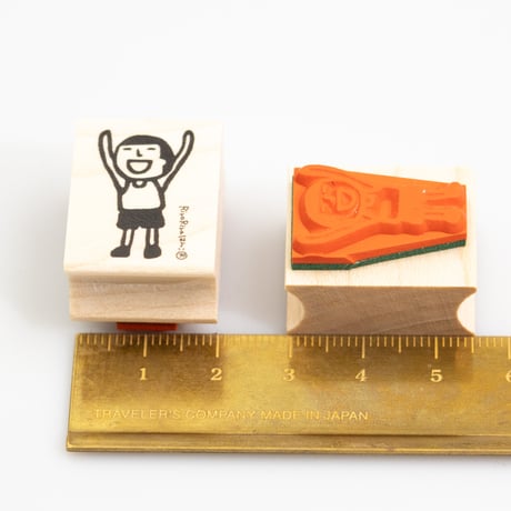 【まもるくんのバンザイ】デザインはんこ20x26mm_R798