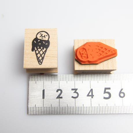【岩井係長のコーンアイス】デザインはんこ20x26mm_R927